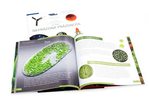 фотография познавателна книга „Космос. Микросвят“ (двутомно издание). С твърди корици,  3