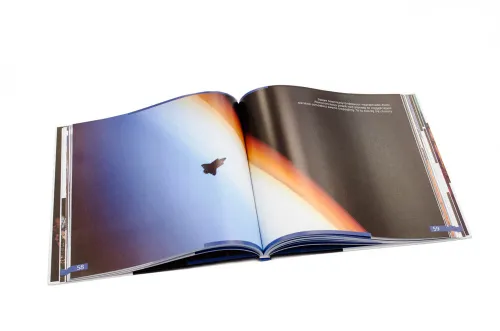 картинка познавателна книга „Космос. Непразна празнота“. С твърди корици,  4