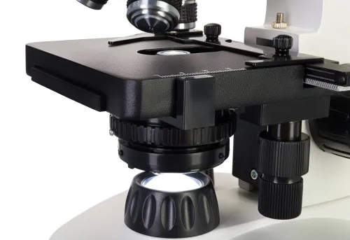 снимка микроскоп Levenhuk Discovery Atto Polar с книга,  8